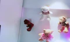白丝情趣小护士全程露脸展示逼逼绝活，这么大个土豆完全塞逼里震撼狼友，表情好痛苦，逼逼自己还把土豆吐出