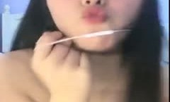 超可爱的女神级校花美女[星luck]爱死她了，笑容脸蛋都是第𝕄𝕚𝕤𝕤𝔸𝕍官网一，那谄媚的黑色指甲拿着AV棒淫弄自己的淫穴硬了我靠！