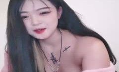 微胖才是极品，全程露脸年轻的颜值天花板大秀直播，身𝕄𝕚𝕤𝕤𝔸𝕍shen材火辣性感渣女纹身，陪狼友撩骚互动，掰开骚逼看特写