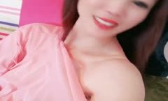 怀旧轻熟女，骚气热舞，椅子撑起高难度销魂，真的尤物超级刺激