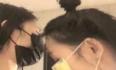 MissAV-新上市！【萝luo莉和御姐姐妹mei花】深夜双女互舔tian啪pa啪大秀，69口口叠罗汉洗澡上位骑乘，很是诱惑喜欢不要错过