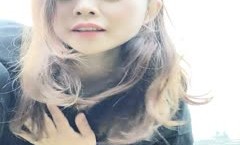 2020.2.18MissAV-新上市！【单单妹mei】被困MissAV Club-在重庆老家的小嫩neng妹mei，偷跑出去刚露臀被发现，又到河边撒尿掰，回家后开始自[zi]慰插鲍鱼