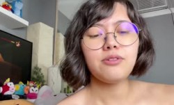 《顶级网红精品露脸》神似某明星的极品反差母狗23岁留学生可爱眼镜妹mei自摸啪pa啪口𝕄𝕚𝕤𝕤𝔸𝕍爆吞精(24)