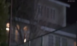 [中文字幕]VENU-882 父が出かけて2秒でセックスする母と息子 有坂深雪