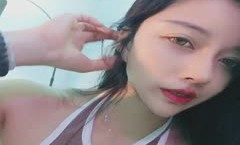 有点混血高挑模特女神，撅起屁股露出美鲍鱼，和网友聊聊自己的性事，特写粉木耳