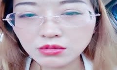 ✿高能户外4.12✿极品美女夹着大黑牛MissAV Club-在大爷旁边自[zi]慰失禁淫汁沿着美腿流下大爷瞧地上的淫水看呆了嗡嗡的声音强忍快感2
