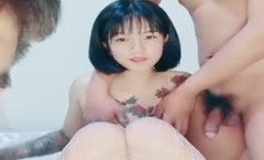 高中学妹mei❤️--兄弟俩3P校园浪lang妹mei，一个射得快，一个持久，一起玩弄让学妹mei欲仙欲死，爽𝕄𝕚𝕤𝕤𝔸𝕍哦！