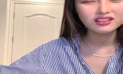 2020.2.16MissAV-新上市！【小咪鸭】逗𝕄𝕚𝕤𝕤𝔸𝕍操小美女，聊天风趣幽默，整个线条优美，麦色肌肤健康光滑，咪咪漂亮又嫩，情商高会聊天
