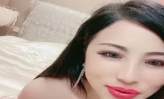 极品尤物丰满圆润美少妇黑丝吊带完全搂不住白皙大奶俯视角度特写粉骚的不行