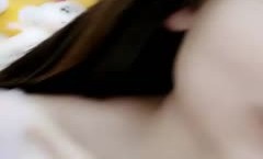 白皙苗条美乳妹mei子全裸掰自摸诱惑，脱光光翘屁股掰开近距离特写，手指扣弄非常诱人