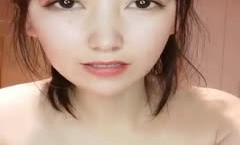 小小酥：我第𝕄𝕚𝕤𝕤𝔸𝕍官网一次摸你们男人的器官，他抓着我的手又抓了两下，一下去就插进去了，当时我的下边已经湿了，很痛，弄不过他啊