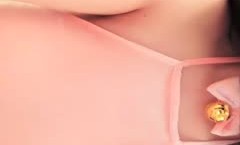 MissAV-新上市！【草莓熊】粉嫩巨乳妹mei子情趣肚兜给炮友口口，深夜户外啪pa啪掰穴后入抽𝕄𝕚𝕤𝕤𝔸𝕍[chou]插非常诱人