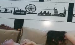 『闺蜜双𝕄𝕚𝕤𝕤𝔸𝕍shuang飞』两男三女一小哥与短发妹mei子啪pa啪69互舔tian沙发上火力输出