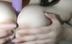 东北小骚妮进医院厕所开秀，露脸皮肤白皙奶子大屁股肥，看着很诱人不敢带道具拿个棒棒棒插𝕄𝕚𝕤𝕤𝔸𝕍操，自己舔tian淫水3