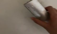 贴心男友蒙眼舔tian逼，用手握住大屌男带个套子狠狠𝕄𝕚𝕤𝕤𝔸𝕍操，猛插，一会缴枪了