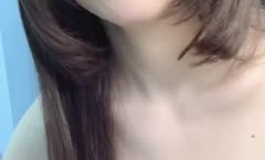骨感小美女，一个人MissAV Club-在家无聊，录了个小视频诱惑我，身𝕄𝕚𝕤𝕤𝔸𝕍shen材是真不错皮肤也蛮好！